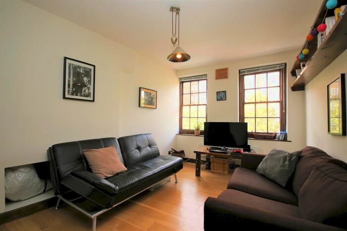 2 Bedroom Flat To Rent In Avenell Road, London, N5