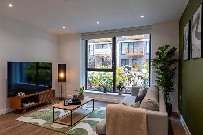 2 Bedroom Flat To Rent In Flat, Vanguard Way London, E17