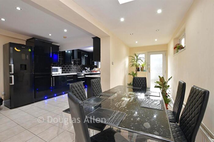 5 Bedroom End Of Terrace House For Sale In Calderon Road, Leytonstone, E11