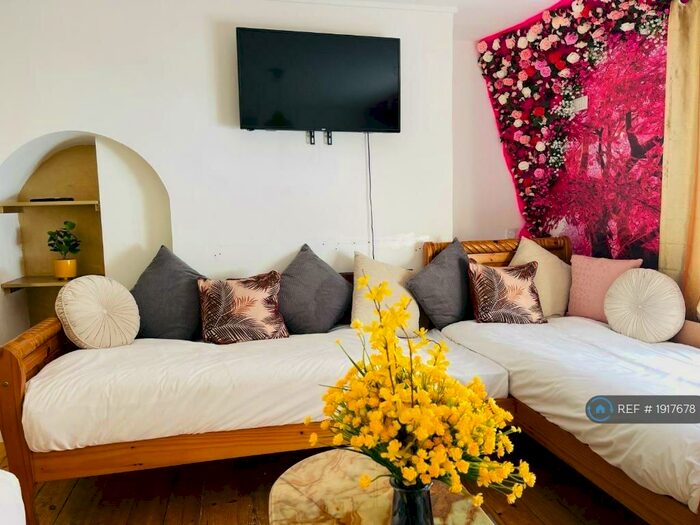 2 Bedroom Terraced House To Rent In Cottage, Brighton & Hove, BN1