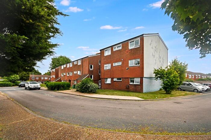 2 Bedroom Flat For Sale In Fountains Close, Eastbourne, BN22