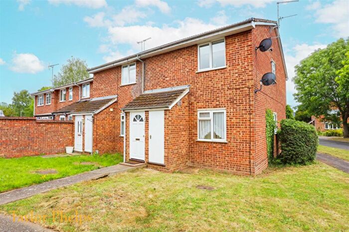 1 Bedroom Maisonette To Rent In Robertson Close, EN10
