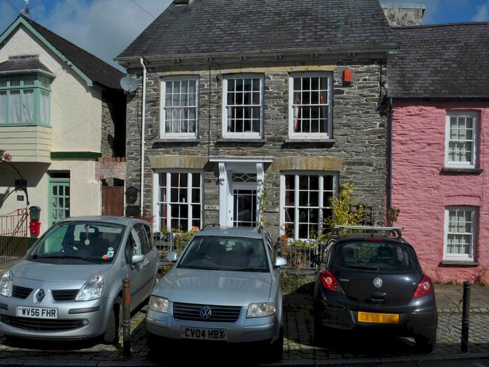 2 Bedroom Flat To Rent In Castle Street, Newcastle Emlyn, Carmarthenshire, SA38