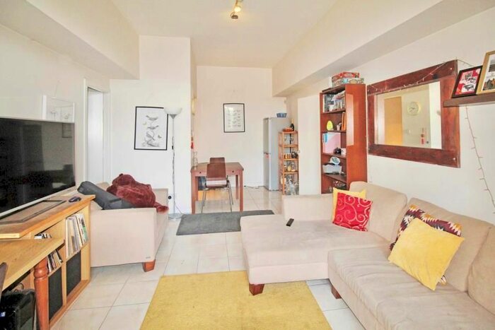 2 Bedroom Flat To Rent In Dene House Court, Leeds, LS2