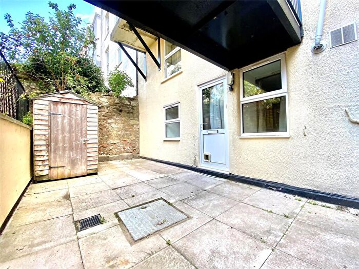 2 Bedroom Apartment To Rent In Hampton Park, Bristol, Somerset, BS6