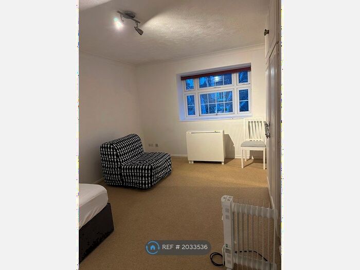 Studio To Rent In Hampton Road, Teddington, TW11