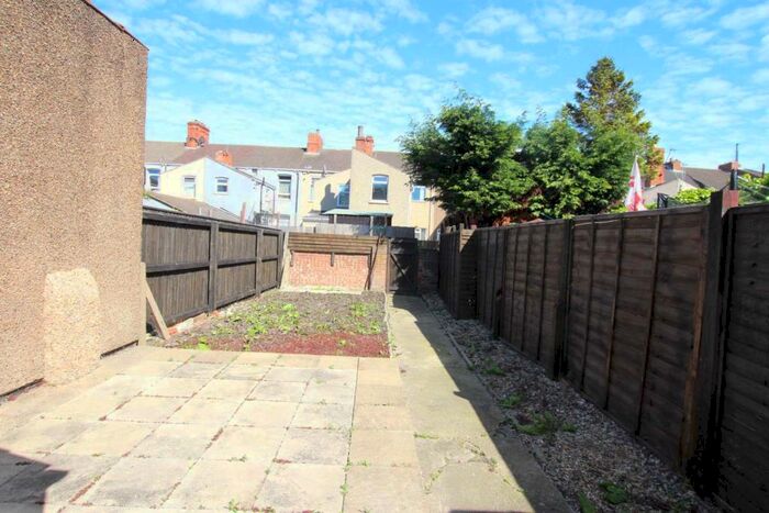 3 Bedroom Terraced House To Rent In Willingham Street, Grimsby, DN32