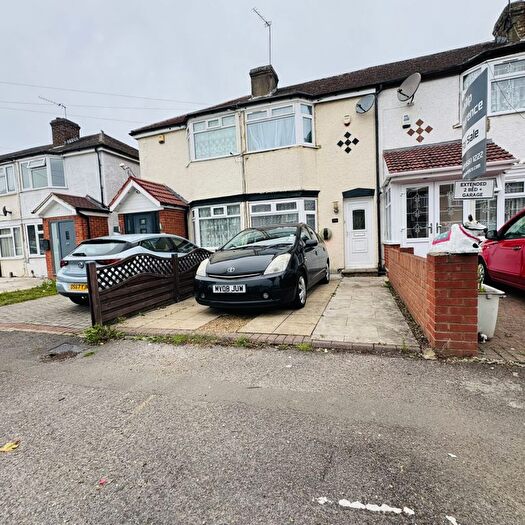2 Bedroom Terraced House To Rent In Fairholme Crescent, Hayes, UB4