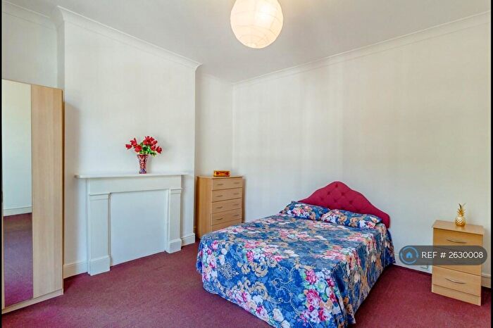 4 Bedroom Terraced House To Rent In Landseer Road, N19
