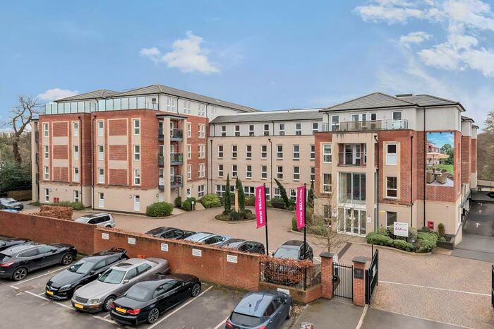 2 Bedroom Apartment To Rent In Virginia Water, Surrey, GU25