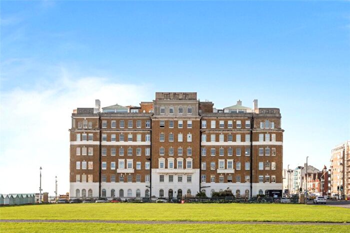 3 Bedroom Apartment For Sale In Courtenay Terrace, Hove, East Sussex, BN3
