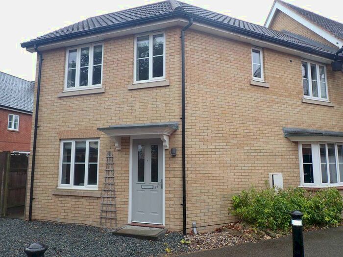 3 Bedroom House To Rent In North Colchester, CO4