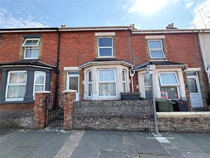 3 Bedroom Terraced House For Sale In Barton Road (Heylo Housing), Newport, Isle Of Wight, PO30