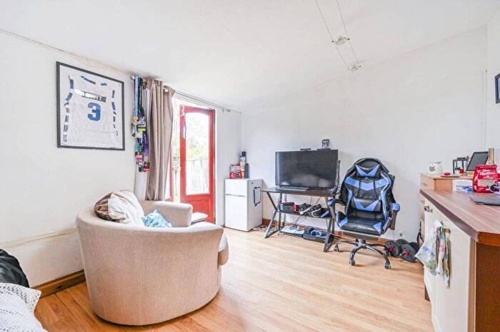 3 Bedroom End Of Terrace House For Sale In Isle Of Dogs, , Canary Wharf, London, E14