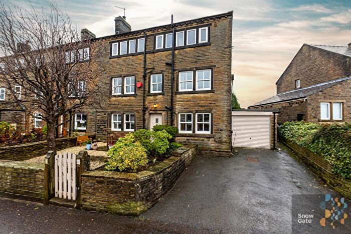 4 Bedroom Terraced House To Rent In Cinderhills Road, Holmfirth, HD9