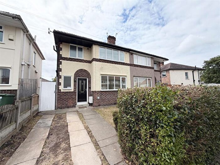 3 Bedroom Semi-Detached House To Rent In Western Avenue, Bromborough, CH62