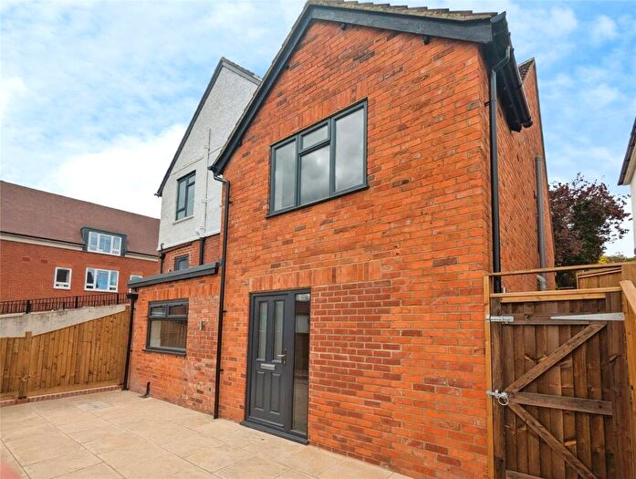 2 Bedroom Semi Detached House For Sale In Henley Road, Caversham, Reading, RG4