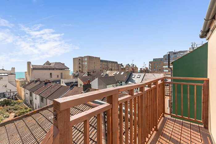 2 Bedroom Apartment For Sale In Victoria Terrace, Hove, BN3