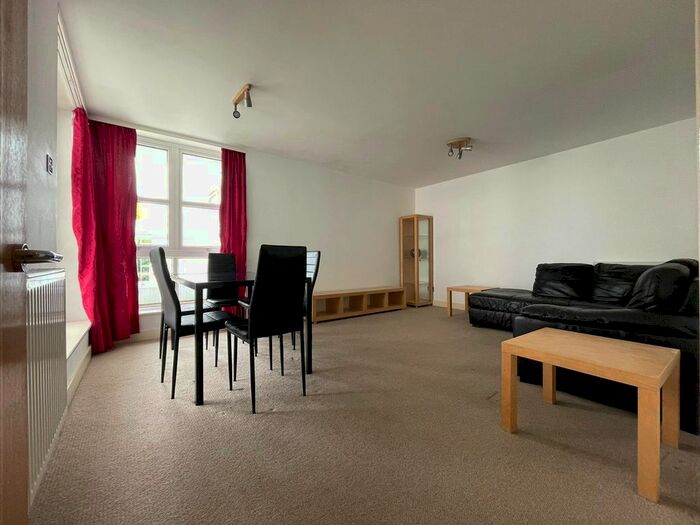 2 Bedroom Flat To Rent In Barrier Point Road, London, E16