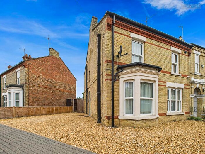 4 Bedroom Semi-Detached House For Sale In Granville Street, Peterborough, PE1