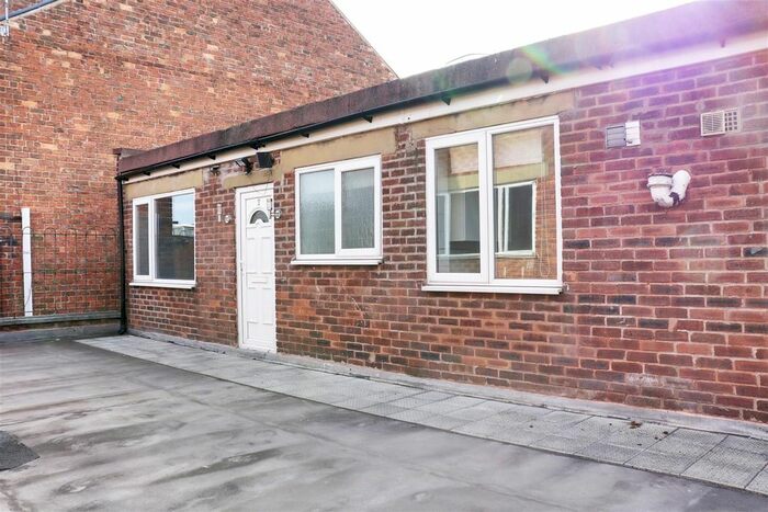 2 Bedroom Flat To Rent In High Street, Bloxwich, WS3