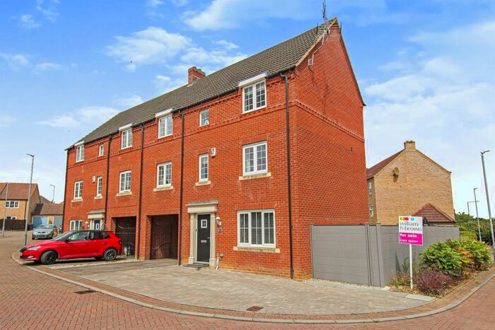 5 Bedroom Semi-Detached House For Sale In Turner Drive, Ely, CB7