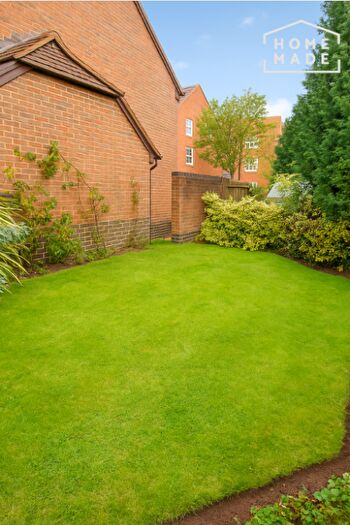 3 Bedroom Semi-Detached House To Rent In Woodhead Drive, CB4