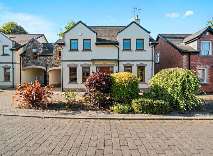 4 Bedroom Link-Detached House For Sale In Hawthornden Lodge, Belfast, BT4