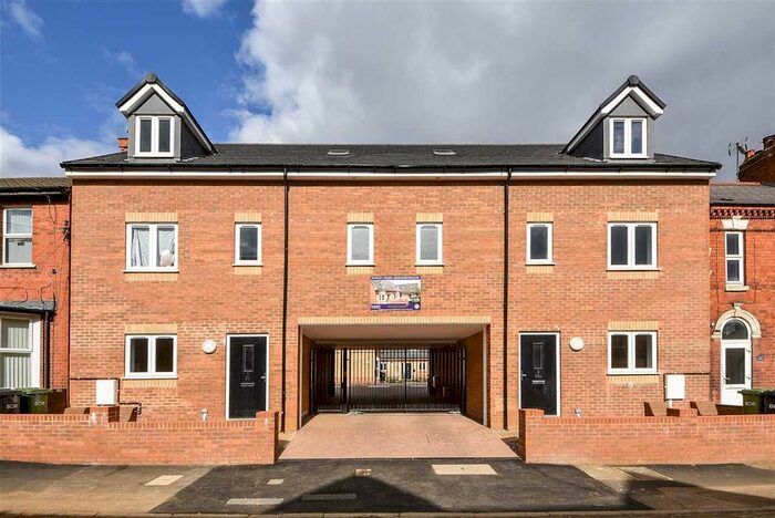 2 Bedroom Maisonette To Rent In Stanley Court, Stanley Road, Wellingborough, NN8