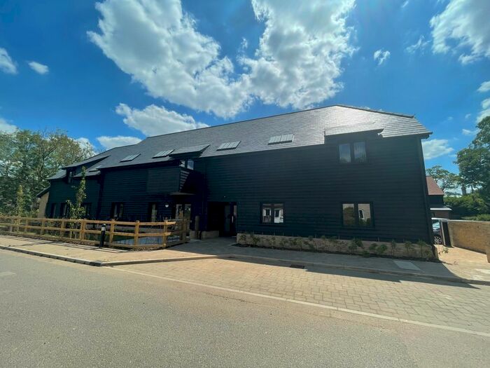 2 Bedroom Flat To Rent In Hudson Close, Cambridge, CB2