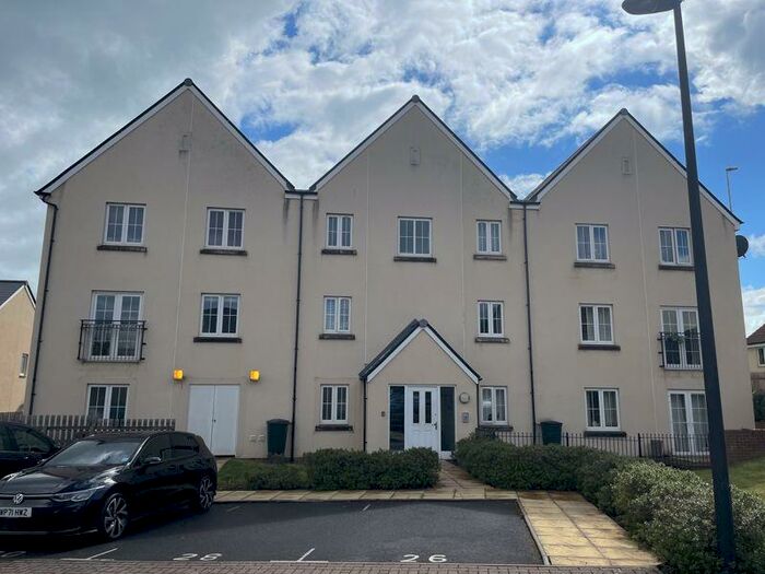 2 Bedroom Apartment To Rent In Larch Close Lyde Green, BS16
