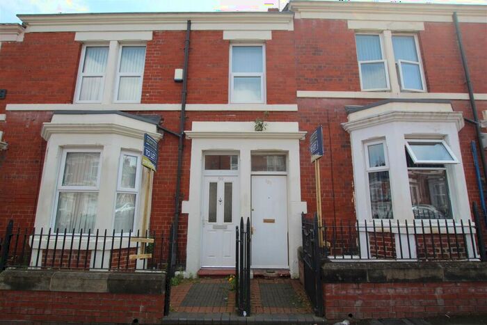 3 Bedroom Flat To Rent In Wingrove Gardens, Newcastle Upon Tyne, NE4