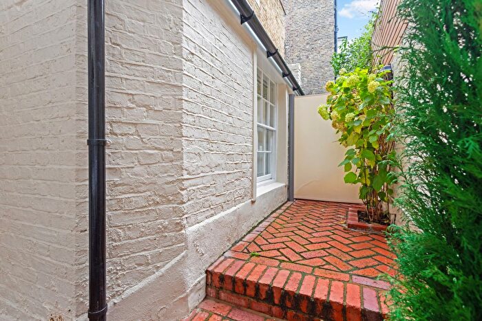 1 Bedroom Flat To Rent In Elizabeth Street, London, SW1W