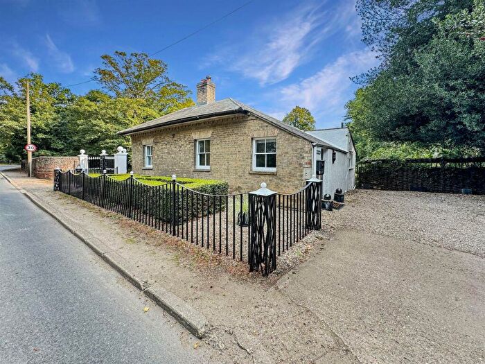 2 Bedroom Detached Bungalow To Rent In Saling Grove, Great Saling, Braintree, CM7