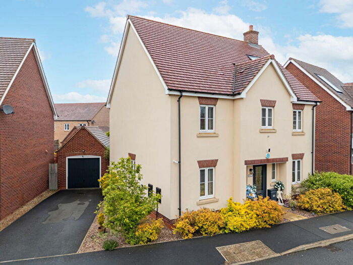 4 Bedroom Detached House For Sale In Cannock Crescent, Desborough, NN14