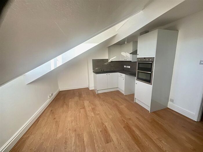 Property To Rent In Eastborough, Scarborough, YO11