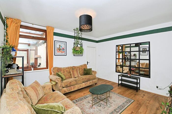3 Bedroom Terraced House For Sale In St. Margarets Road, Peterborough, PE2