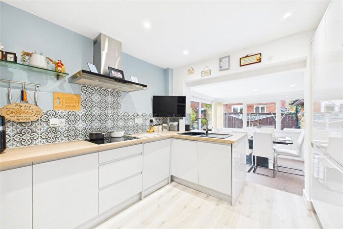 2 Bedroom Bungalow For Sale In Newtown Road, Sandhurst, Berkshire, GU47