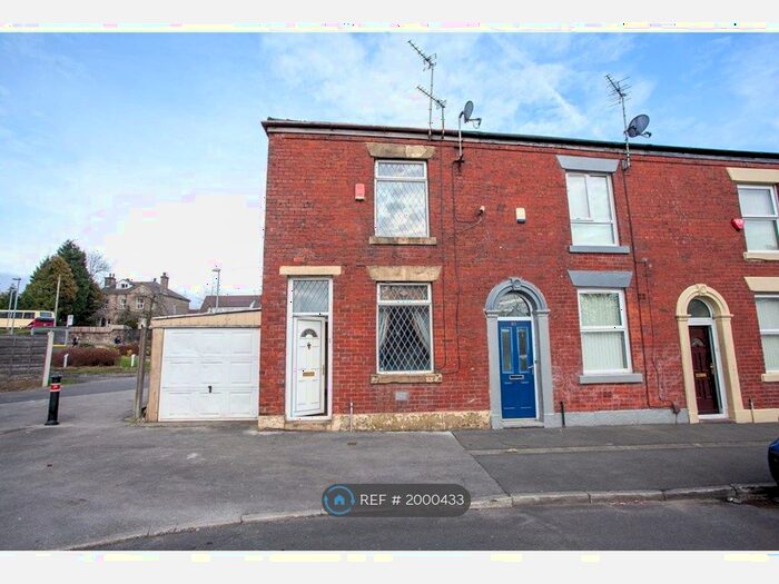 2 Bedroom End Of Terrace House To Rent In Afghan Street, Oldham, OL1
