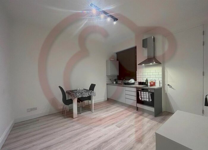 1 Bedroom Flat To Rent In High Street, Acton, W3