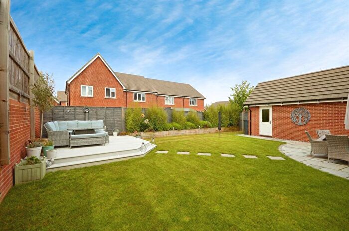 4 Bedroom Detached House For Sale In Mccudden Drive, Longhedge, Salisbury, SP4