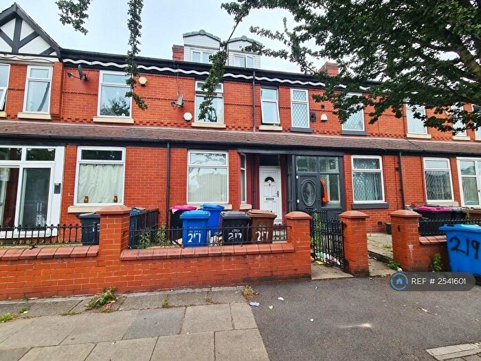 5 Bedroom Terraced House To Rent In Littleton Road, Salford, M7