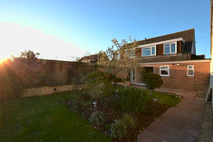 3 Bedroom Semi-Detached House To Rent In Wendover Way, Exeter, EX2