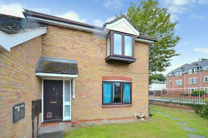 1 Bedroom Maisonette To Rent In Chester Place, Chelmsford, Essex, CM1