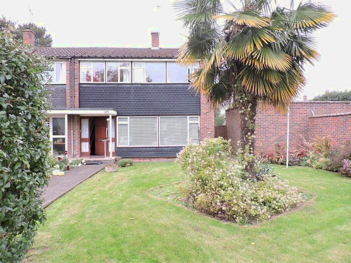 3 Bedroom Semi-Detached House To Rent In High Road, Byfleet, West Byfleet, KT14