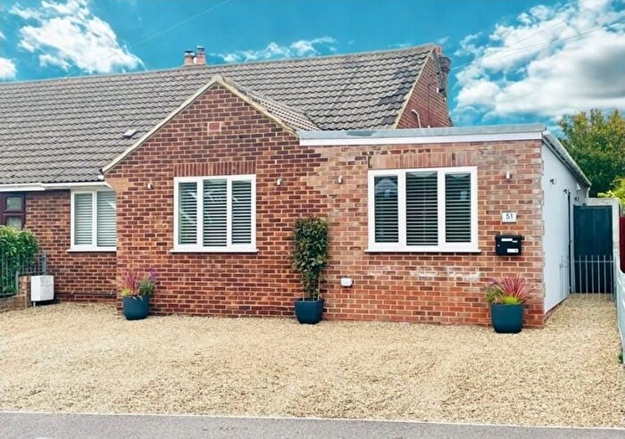 3 Bedroom Semi-Detached Bungalow For Sale In Fairview Road, Istead Rise, Kent., DA13
