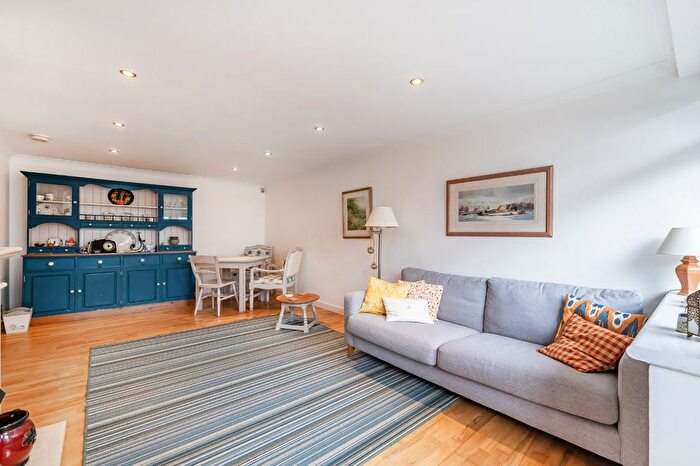 2 Bedroom Flat For Sale In Leigham Court Road, Streatham, London, SW16