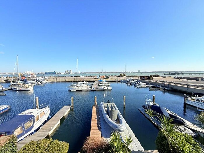 2 Bedroom Town House For Sale In Velsheda Court, Hythe, Southampton, SO45