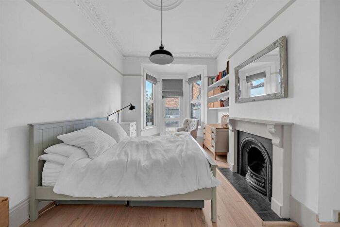 2 Bedroom Flat For Sale In College Road, Bromley, BR1