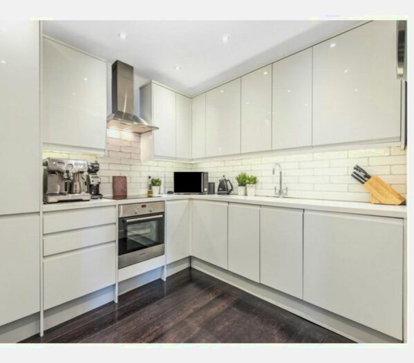 2 Bedroom Flat To Rent In A Wanless Road, London, SE24